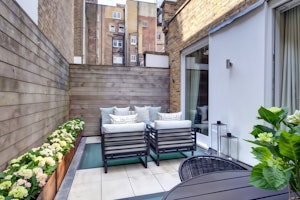South Kensington High Life image 12
