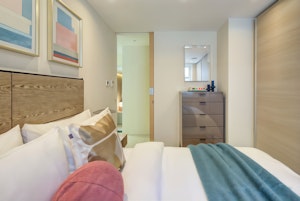 South Kensington High Life image 3