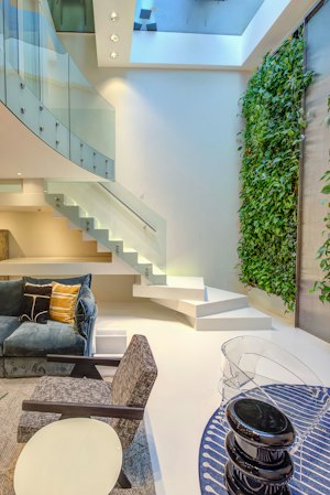 South Kensington High Life image 2
