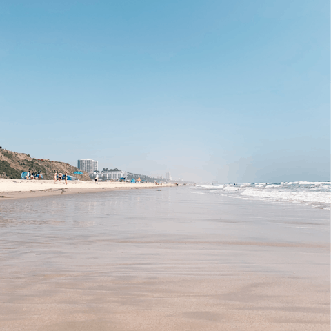 Soak up the sun at nearby Will Rogers Beach – it's a short walk away