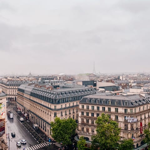 Make the visit to Galeries Lafayette Haussmann for a day of shopping
