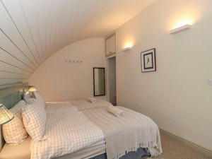 The Cotswold Barn image 6