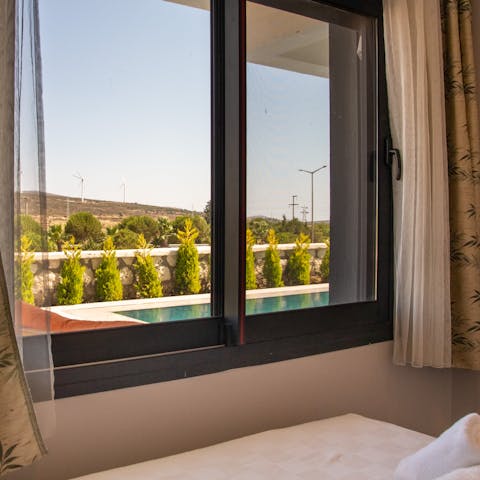 Wake up to sunshine and views of the hills