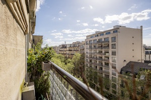 Art & Palme image 8