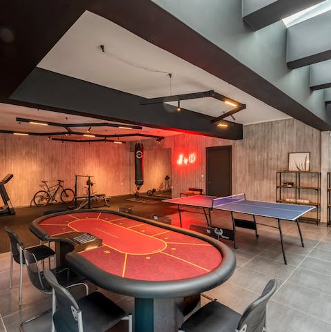 Choose to work hard or play hard in the state-of-the-art gym and games room