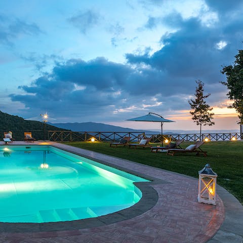 Take a twilight dip and admire the panoramic views