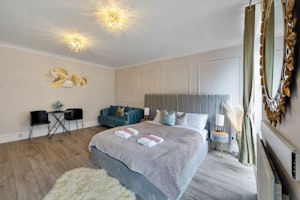 The Wapping image 11