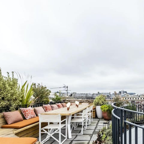 Enjoy intimate soirées with a view on the rooftop terrace