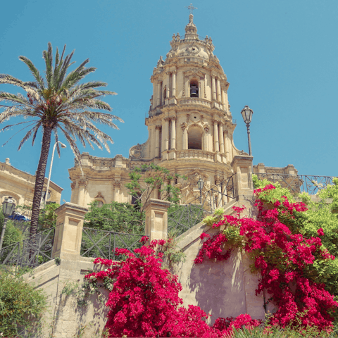 Stay just a few kilometres from Modica and spend day trips trying out its famous chocolate and admiring the baroque architecture