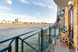 Thames Vista image 10