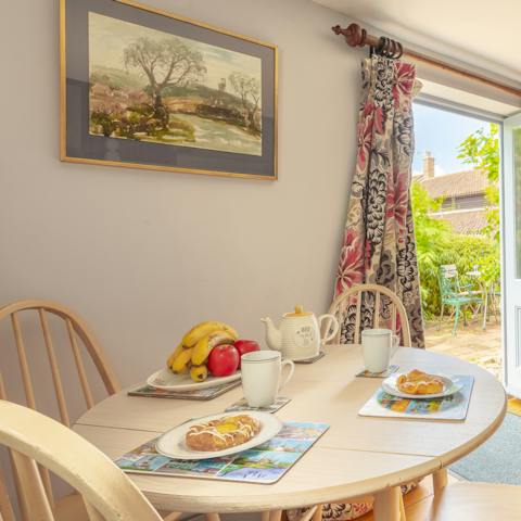 Look forward to tucking into a cooked breakfast in the cosy kitchen