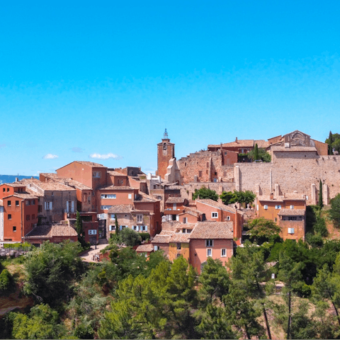 Explore the picturesque village of Roussillon – a short walk away