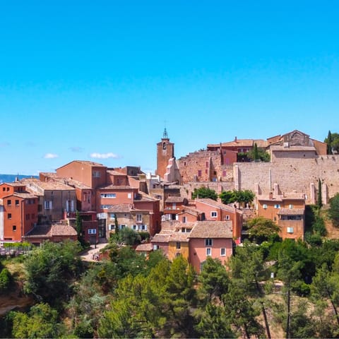 Explore the picturesque village of Roussillon – a short walk away