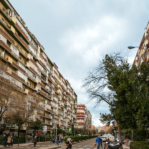 Stay in the quiet barrio of Quintana and explore parks and markets on your doorstep