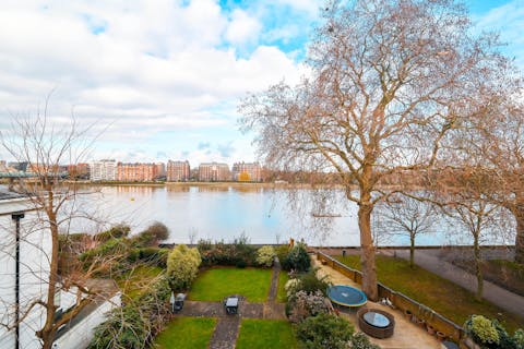 Bask in beautiful views of the glassy River Thames
