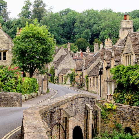 Drive just fifteen minutes into Burford for its thatched-roof cottages and 12th-century church