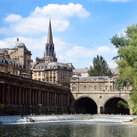 Hop on a train and be in Bath, Oxford or London within an hour