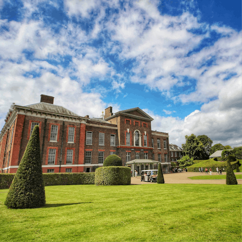 Pay a visit to nearby Kensington Gardens