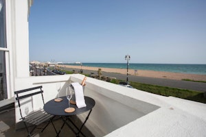 Blue Sky, Blue Sea image 6