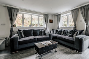 Fronwen Lodge image 14