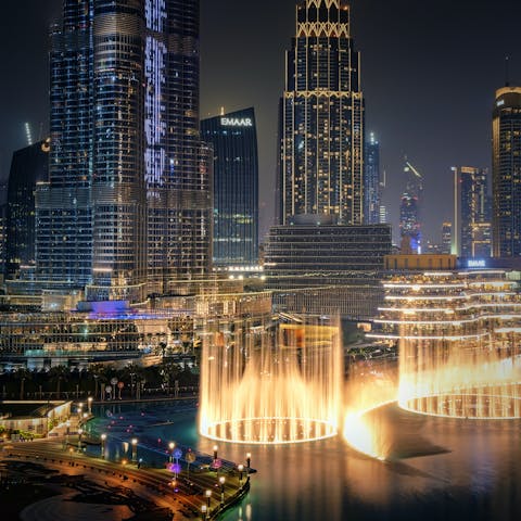 Watch the Dubai Fountain's captivating  water, music and light spectacle