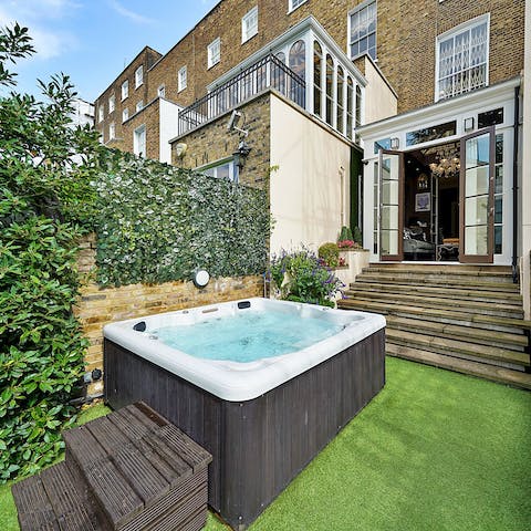 Take a break from the hustle and bustle of city life in the private hot tub