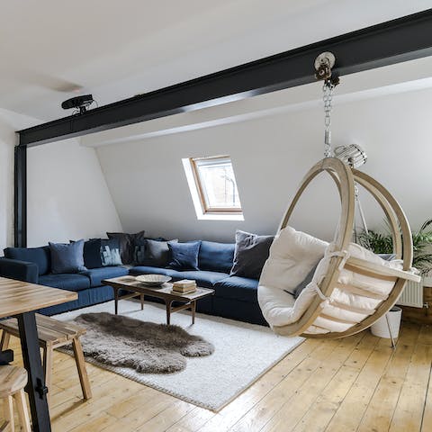 The quirky hanging chair