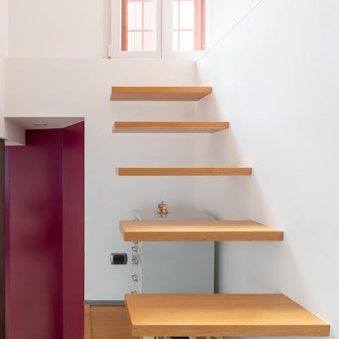Floating staircases