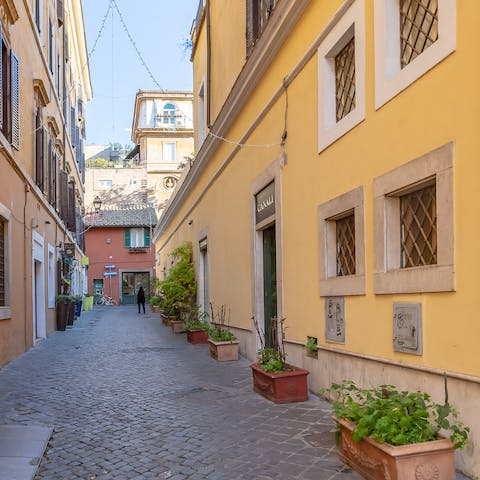 Stay on a quiet, atmospheric Roman street