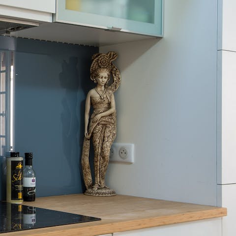 The kitchen statue