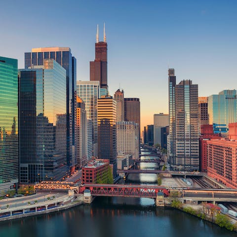 Explore Chicago from your ideal River North location