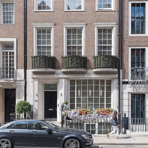 Stay in a beautiful, traditional Marylebone building
