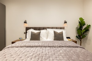 Knightsbridge Leather image 6