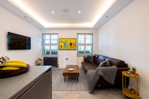 Knightsbridge Leather image 5