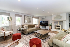 Chipperfield Charmer image 11