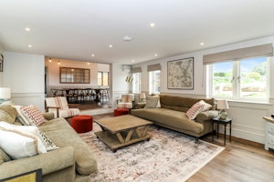 Chipperfield Charmer image 1