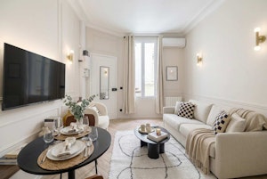 Paris, Hello image 1