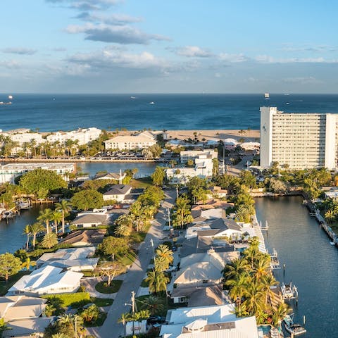 Stay within walking distance of Fort Lauderdale's beach and restaurants