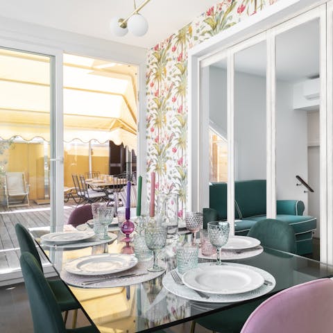 Enjoy the bright, pretty decor of this Trastevere home