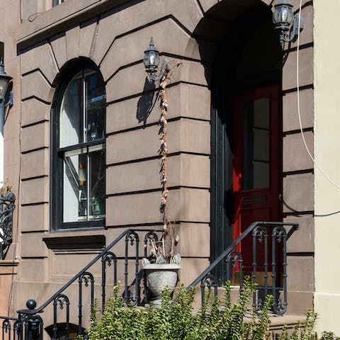 The traditional New York façade