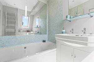 The Airy Jewel image 9