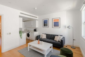 Fitzrovia White image 14