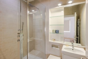 Fitzrovia White image 11