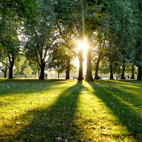 Take an afternoon stroll in Hyde Park, a ten-minute walk away