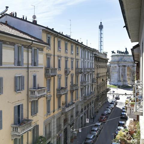 The view onto the Arco della Pace