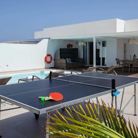 Organise games of ping pong