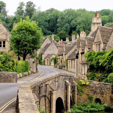 Discover the charms of North Cotswolds, starting in Chipping Campden, just a short drive away