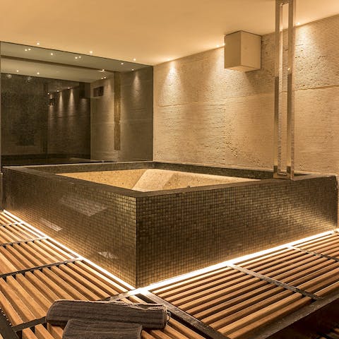 Unwind in the Turkish bath and Jacuzzi tub after a day at the coast