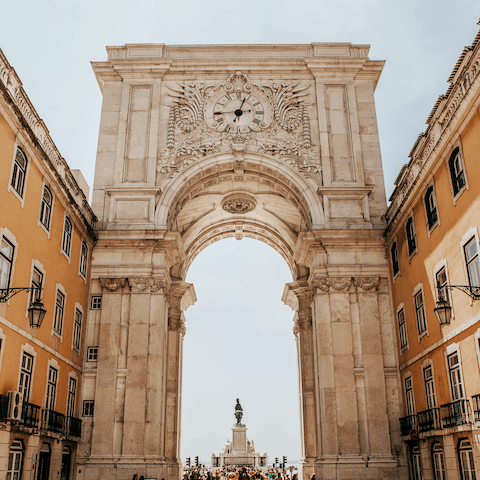 Travel thirty minutes to see Arco da Rua Augusta for views over the city
