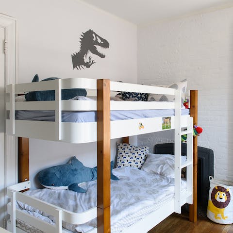 A kid-friendly bunk room